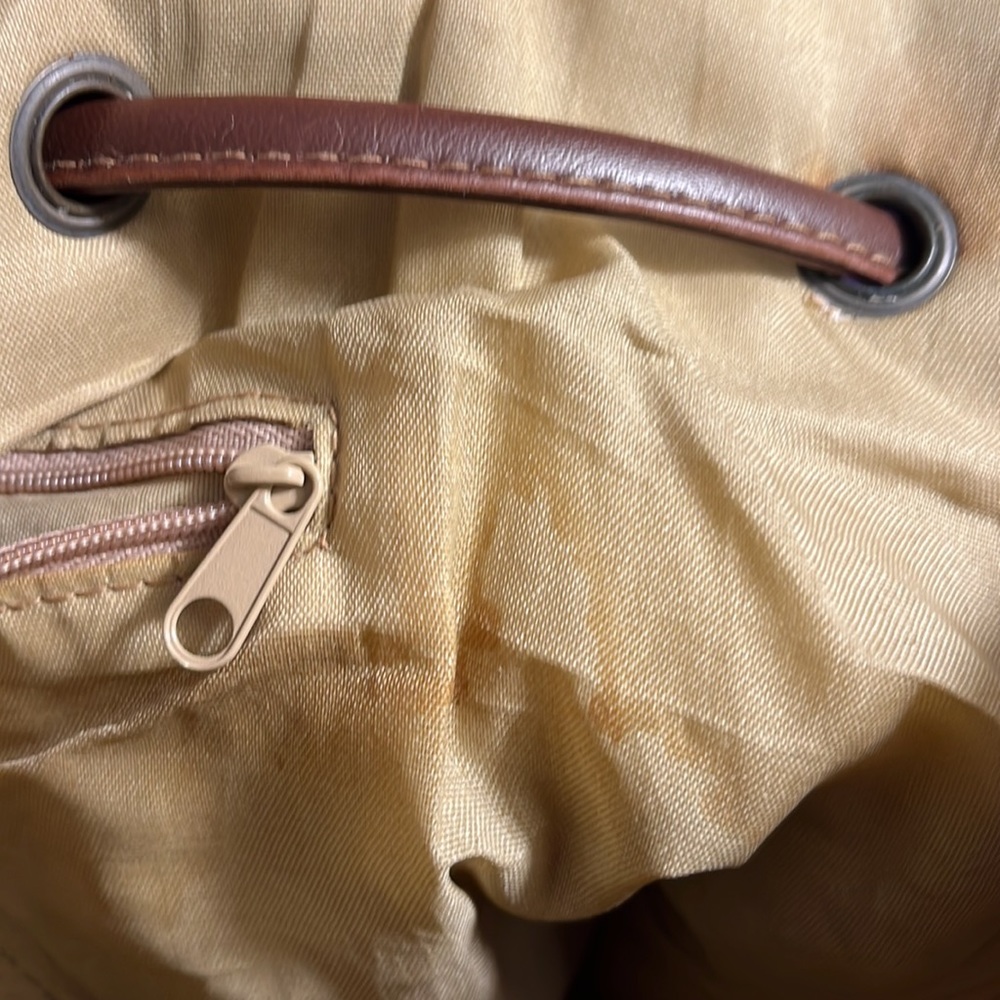 Backpack Style Straw Drawstring Purse. - Picture 5 of 6